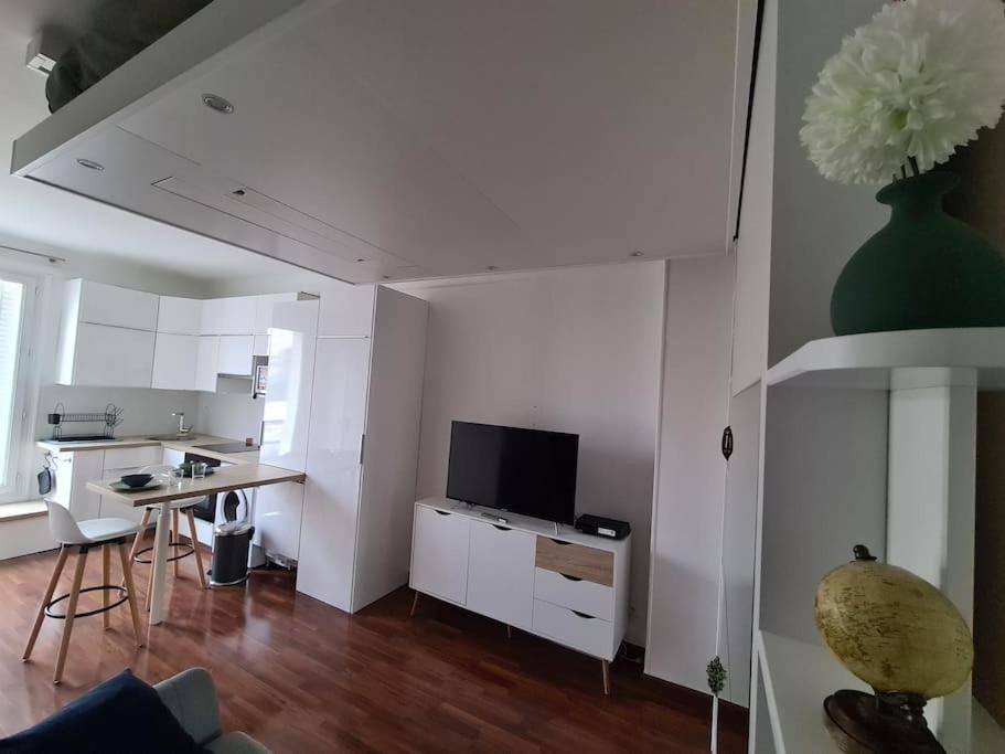 Studio A 2 Pas De La Gare Sartrouville Ngoại thất bức ảnh